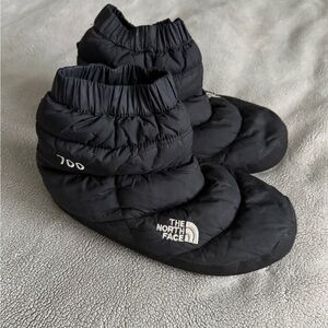 Men’s north face slip ons